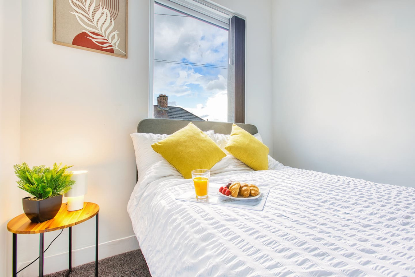 Modern 3-Bed Home Sleeps 6 with Parking & Fast WiFi Perfect for Contractors & Long Stays in 125 Charles St, Saint Helens WA10 1LW, UK - Property image 15 - VivreStays