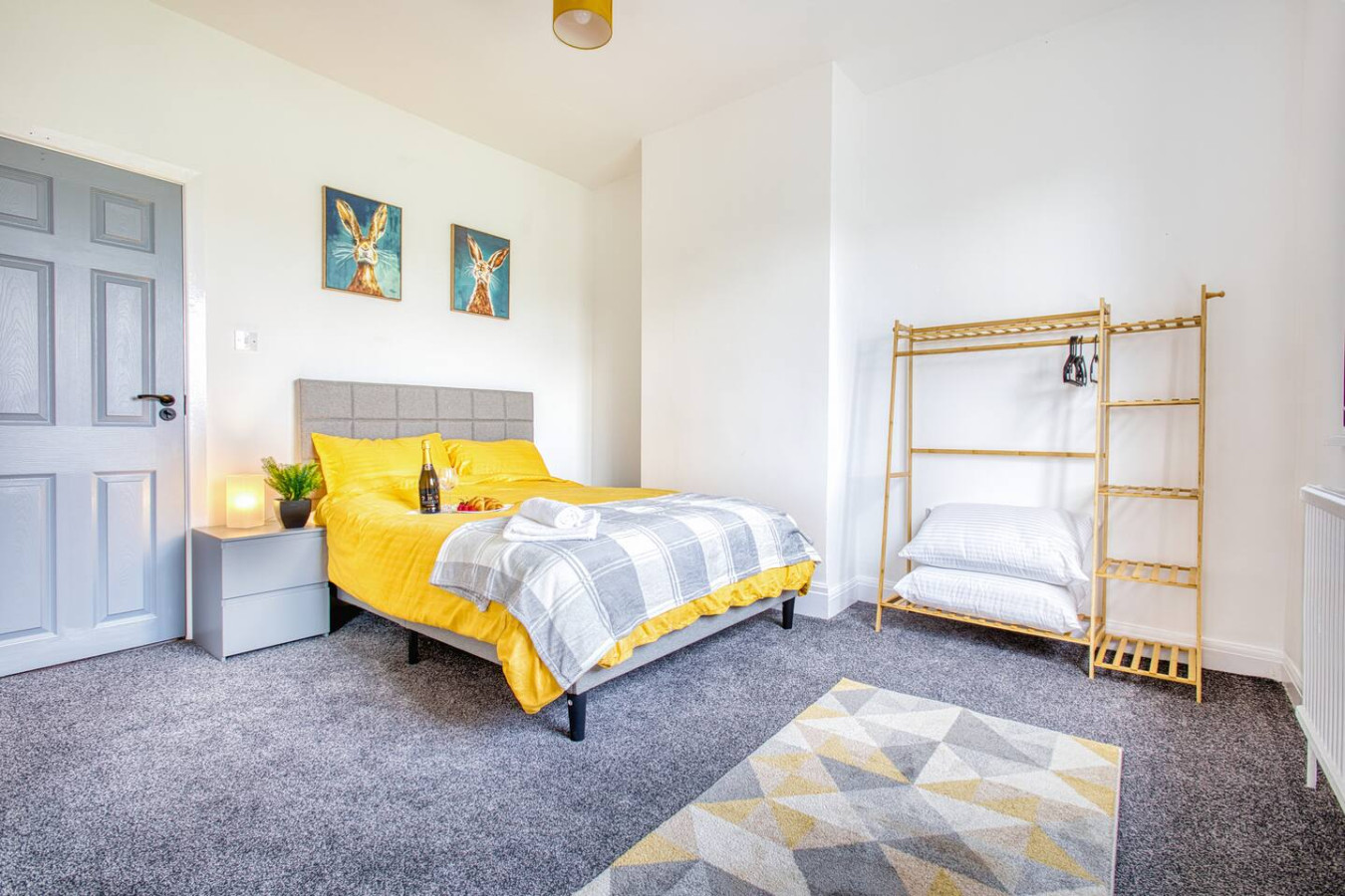 Modern 3-Bed Home Sleeps 6 with Parking & Fast WiFi Perfect for Contractors & Long Stays in 125 Charles St, Saint Helens WA10 1LW, UK - Property image 10 - VivreStays