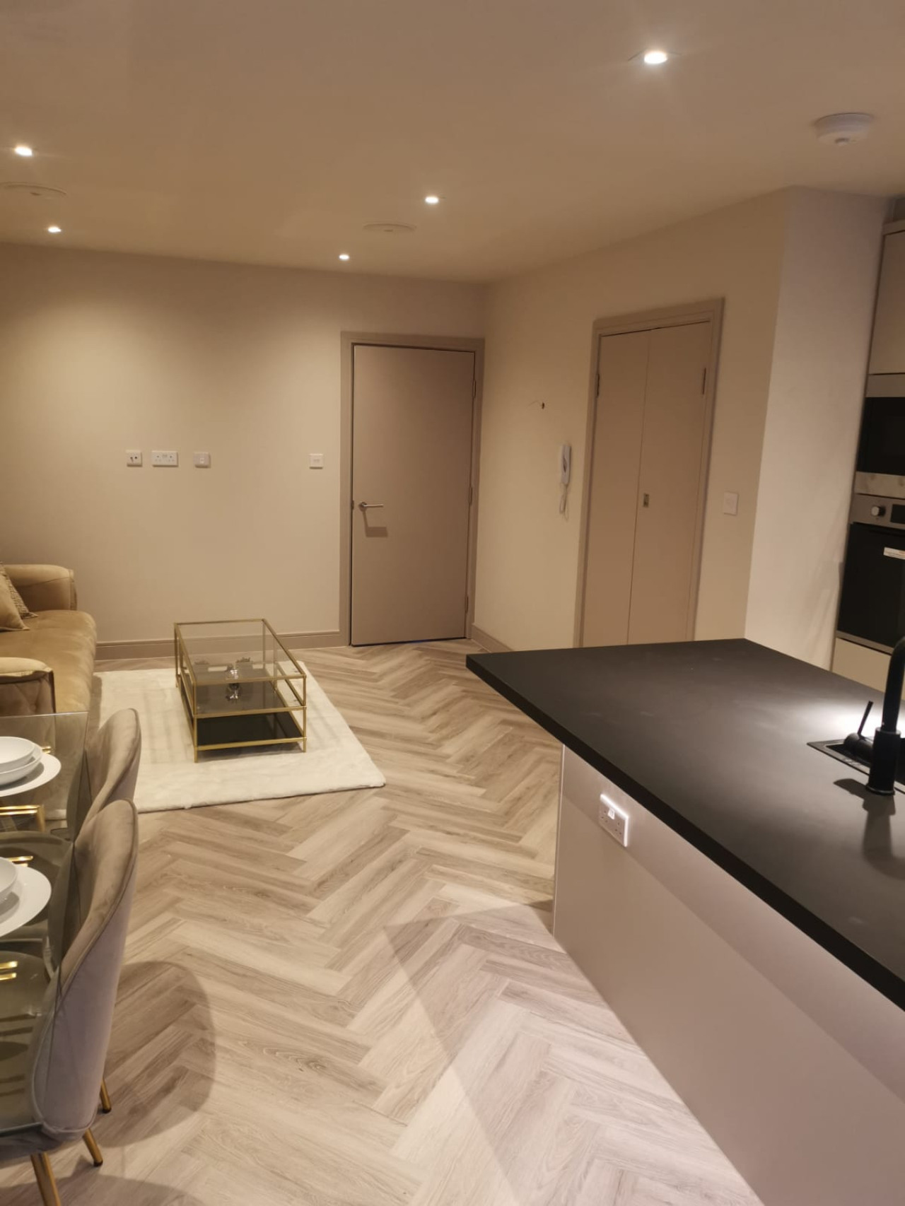 London 2BR Retreat with Free Parking & City Access in 3 Queensthorpe mews, Queensthorpe Rd, London SE26 4PN - Property image 9 - VivreStays
