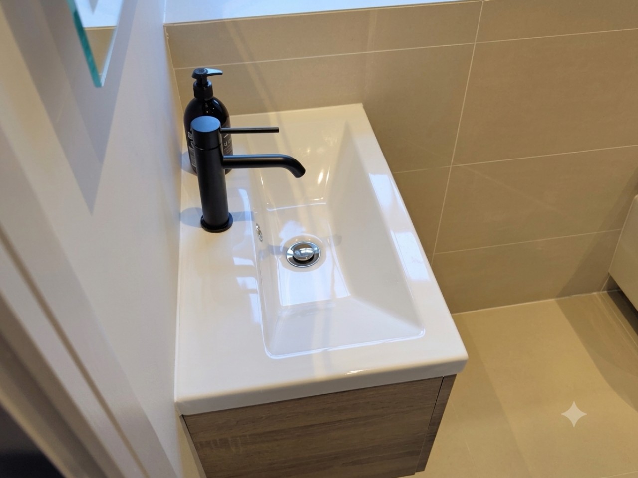 London 2BR Retreat with Free Parking & City Access in 3 Queensthorpe mews, Queensthorpe Rd, London SE26 4PN - Property image 14 - VivreStays