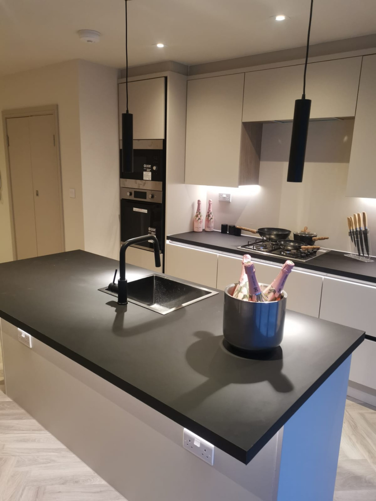 London 2BR Retreat with Free Parking & City Access in 3 Queensthorpe mews, Queensthorpe Rd, London SE26 4PN - Property image 7 - VivreStays