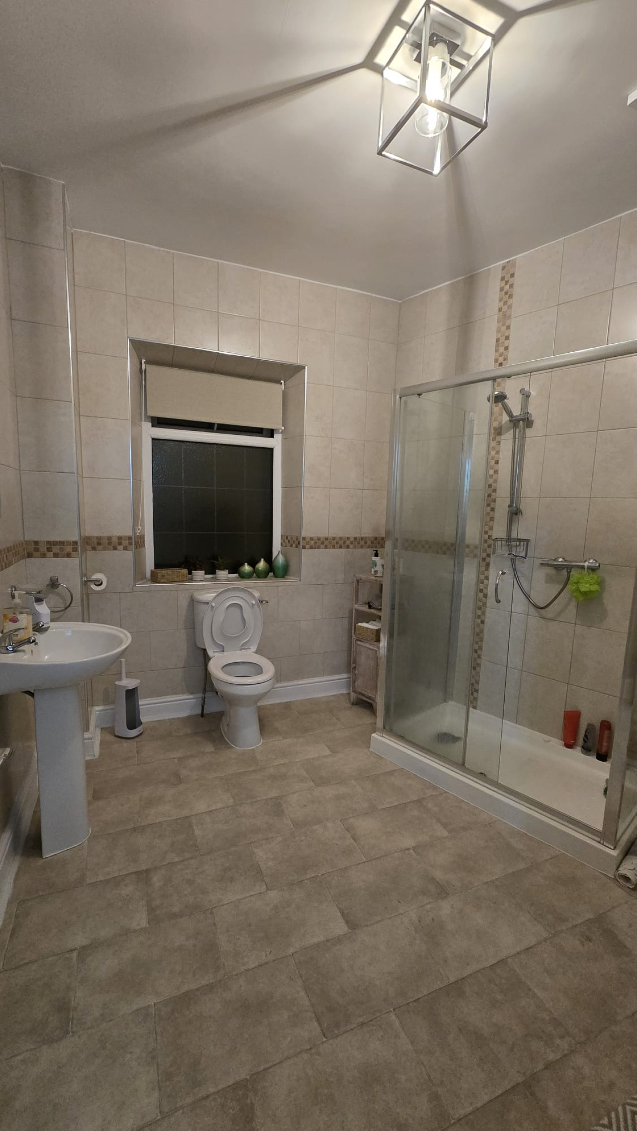 Spacious 3BR Home Retreat in Halifax Countryside in 1Cow Hill Gate Lane, England, United Kingdom, HX2 - Property image 9 - VivreStays