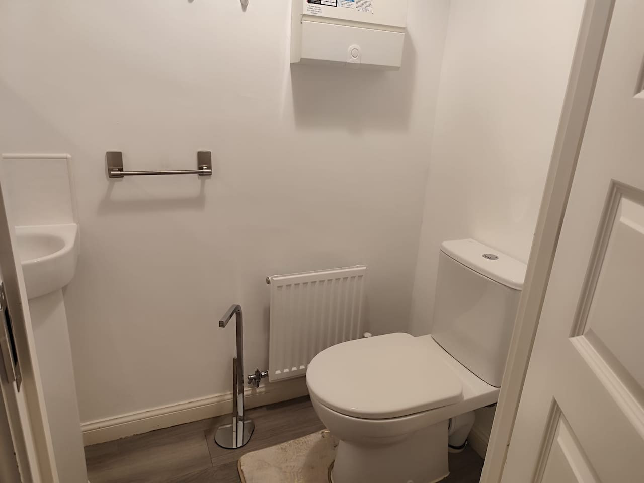 Spacious Home for Groups, Sleeps 8 in 11 Arthur Brocklehurst Way, Hanley, Stoke-on-Trent ST1 5EN, UK - Property image 23 - VivreStays