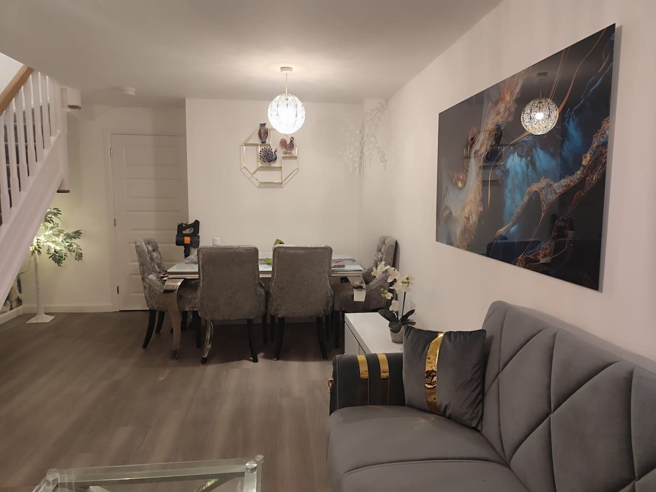 Spacious Home for Groups, Sleeps 8 in 11 Arthur Brocklehurst Way, Hanley, Stoke-on-Trent ST1 5EN, UK - Property image 14 - VivreStays