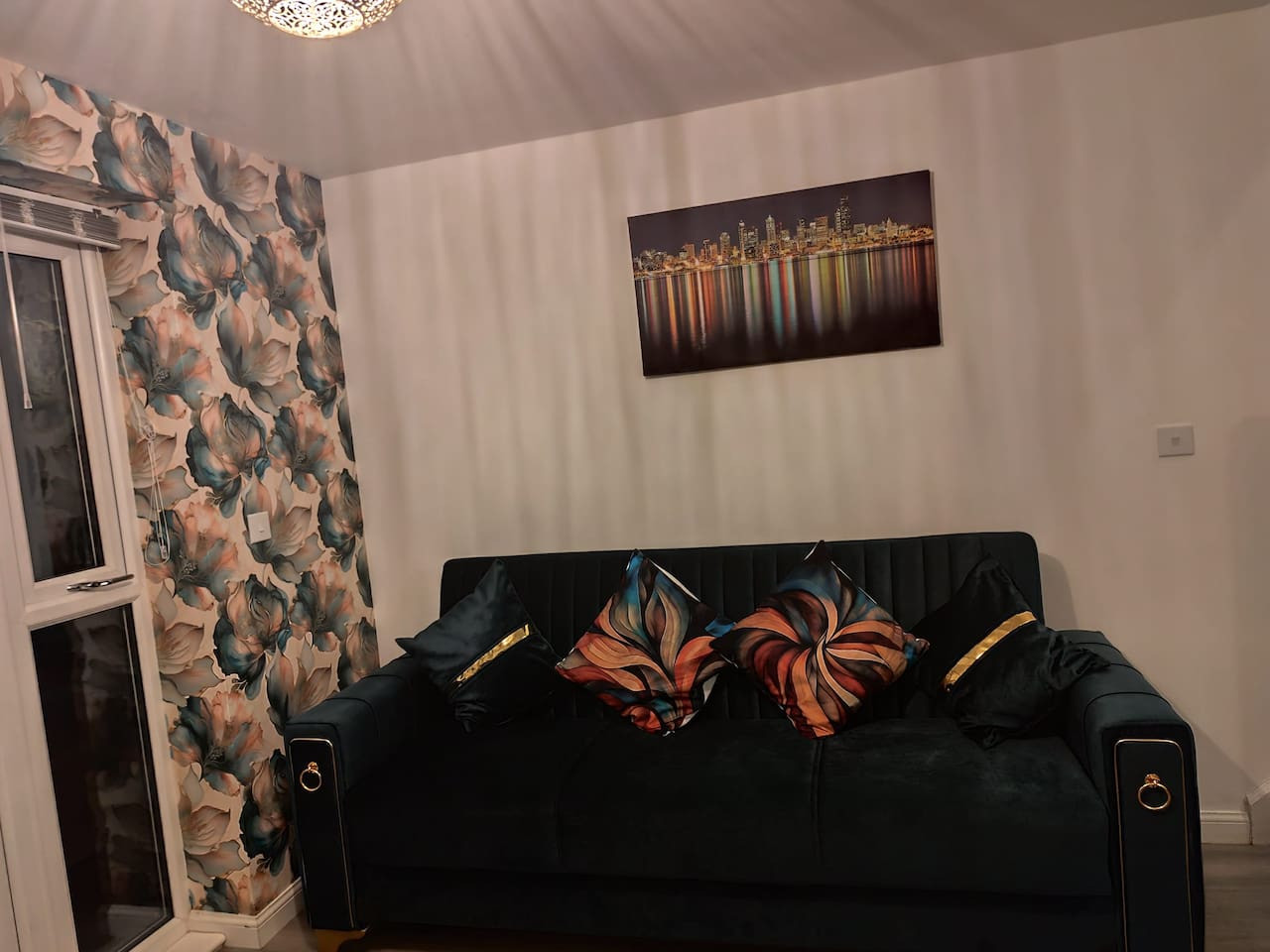 Spacious Home for Groups, Sleeps 8 in 11 Arthur Brocklehurst Way, Hanley, Stoke-on-Trent ST1 5EN, UK - Property image 27 - VivreStays