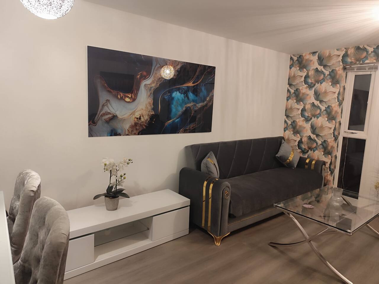 Spacious Home for Groups, Sleeps 8 in 11 Arthur Brocklehurst Way, Hanley, Stoke-on-Trent ST1 5EN, UK - Property image 28 - VivreStays