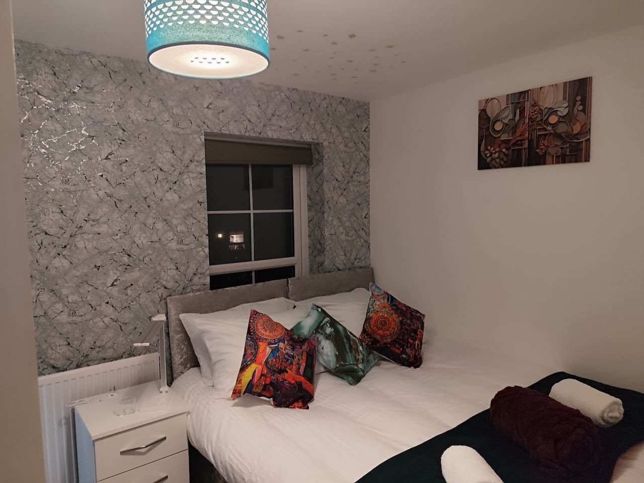 Spacious Home for Groups, Sleeps 8 in 11 Arthur Brocklehurst Way, Hanley, Stoke-on-Trent ST1 5EN, UK - Property image 5 - VivreStays