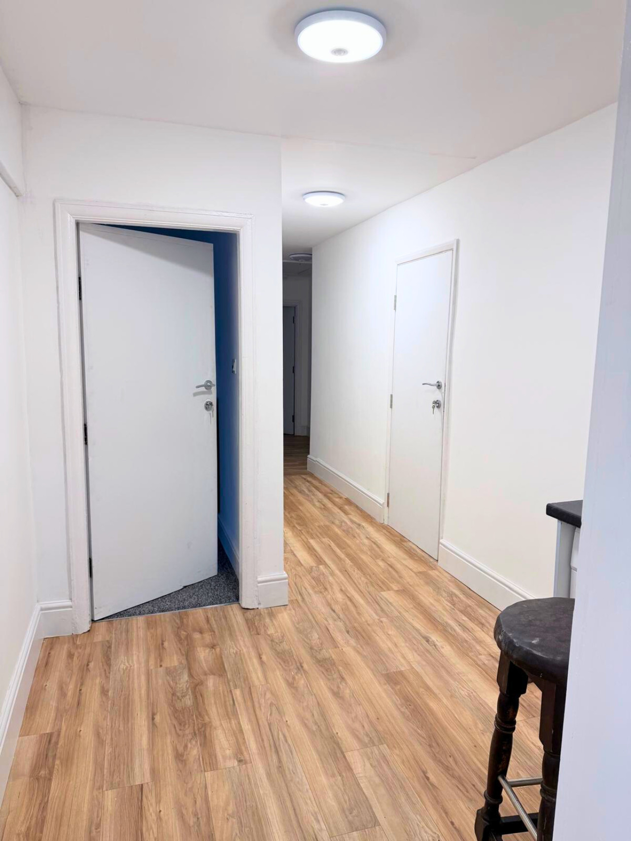 Spacious 6-Bedroom Property with Ensuite – Perfect for Groups in 106-108 Warrington Road - Property image 5 - VivreStays