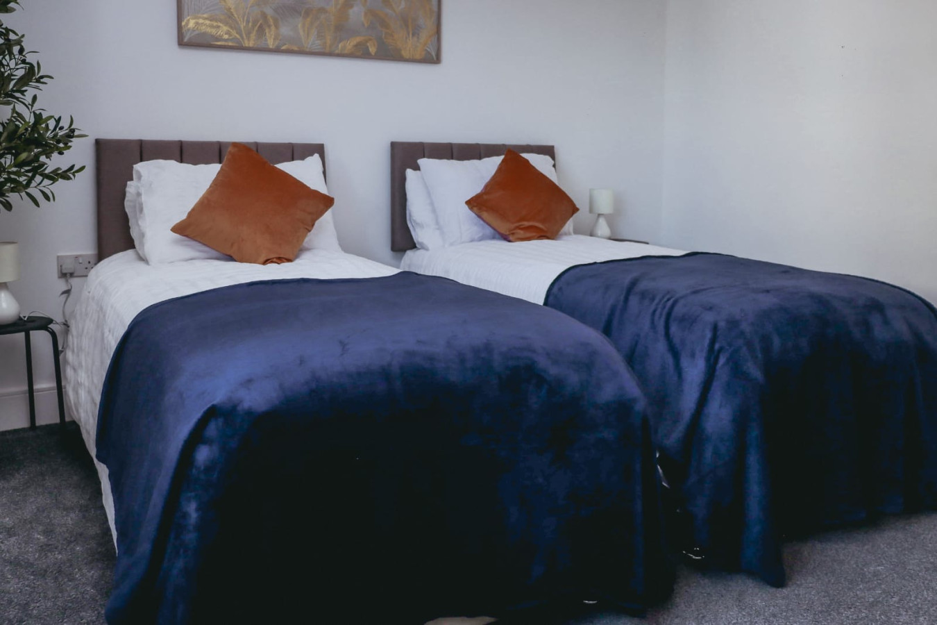 Elizabeth Line Retreat – Modern 2BR Flat in Hayes in Flat 28 Sheringham Court, 11 Clayton Rd, Hayes UB3 1AX, UK - Property image 4 - VivreStays