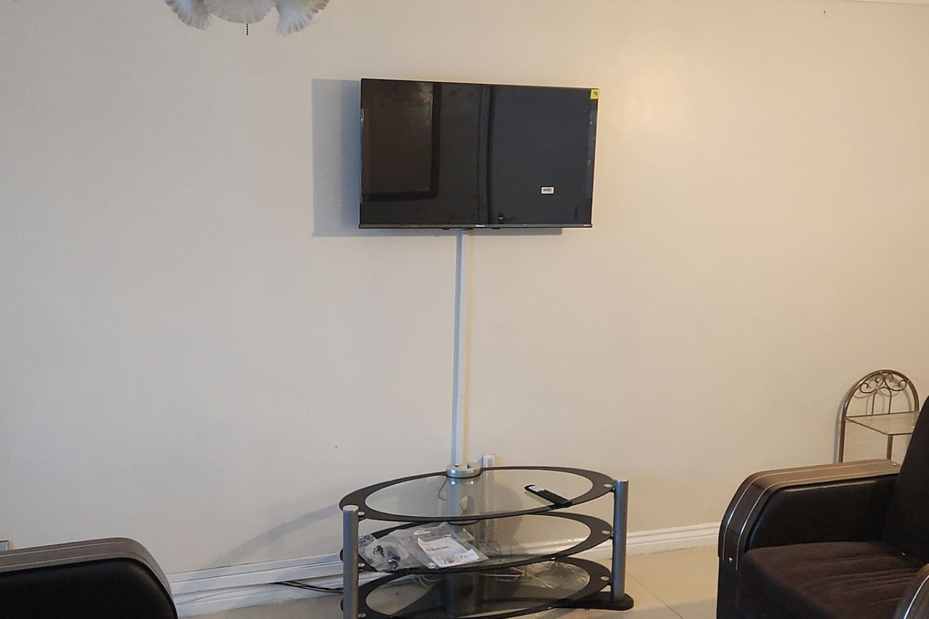 Spacious 3BR Haven in Tilbury with Free Parking in 35Portsea Road, England, United Kingdom, RM18 8AX - Property image 2 - VivreStays