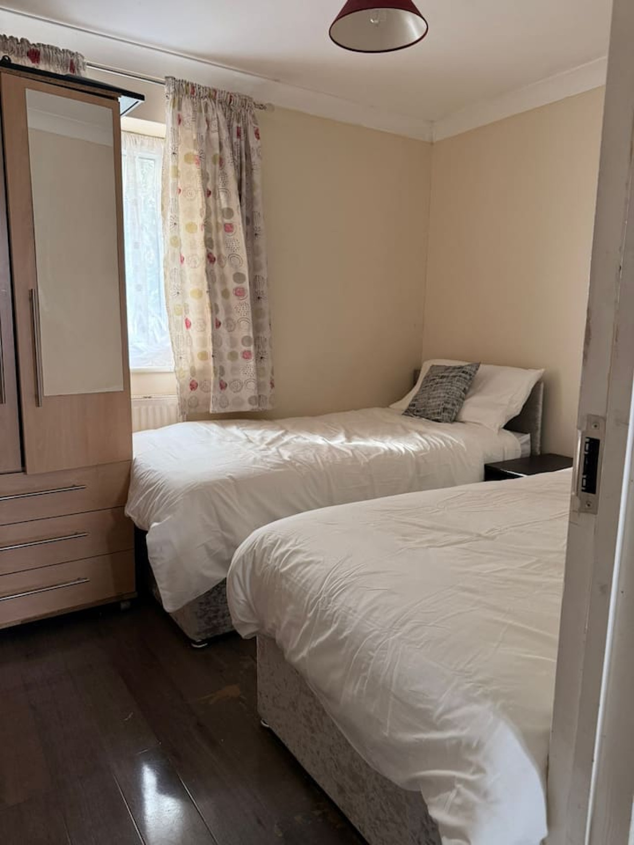 Spacious 3BR Haven in Tilbury with Free Parking in 35Portsea Road, England, United Kingdom, RM18 8AX - Property image 16 - VivreStays