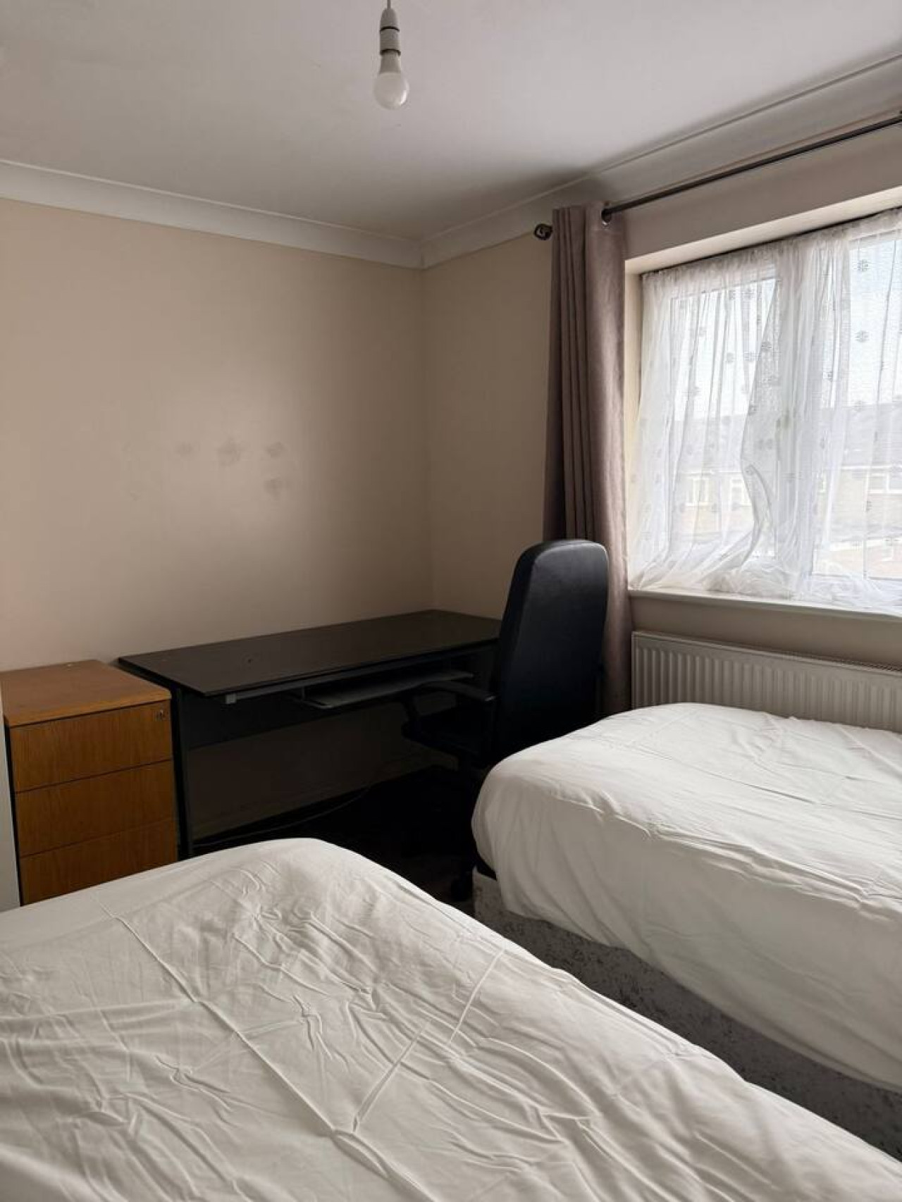 Spacious 3BR Haven in Tilbury with Free Parking in 35Portsea Road, England, United Kingdom, RM18 8AX - Property image 12 - VivreStays