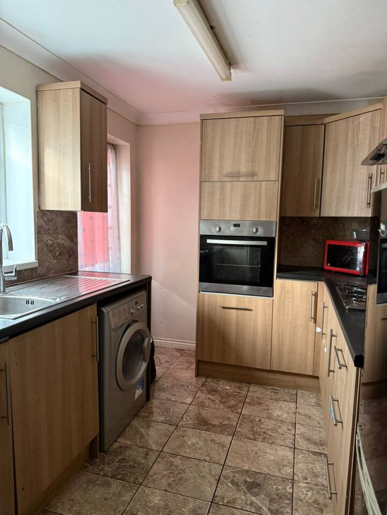 Spacious 3BR Haven in Tilbury with Free Parking in 35Portsea Road, England, United Kingdom, RM18 8AX - Property image 20 - VivreStays