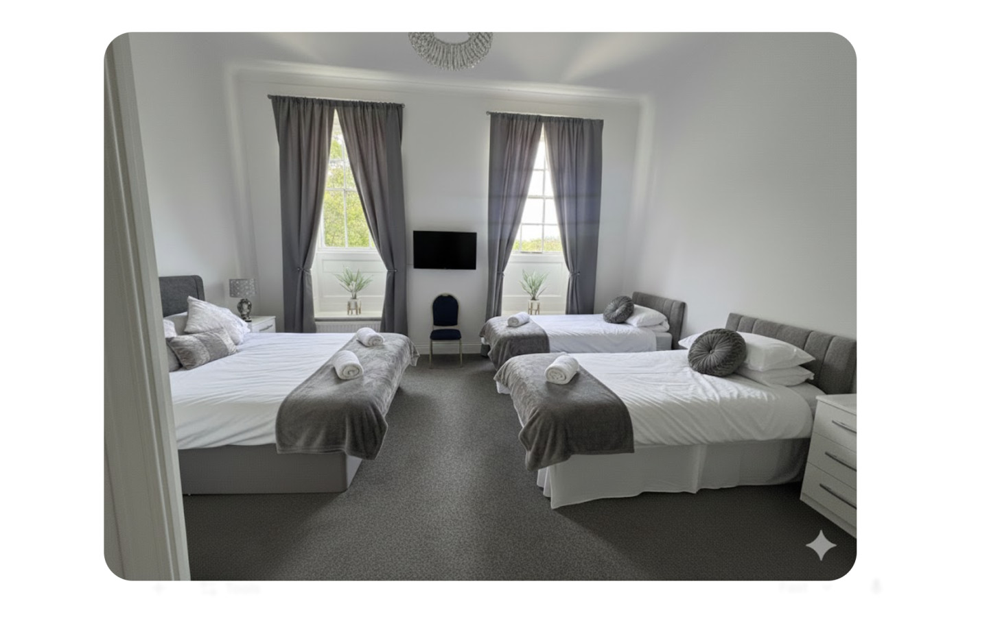 Room 3 - Manor Park Country House, Wales Perfect for Families in Ynyspenllwch Rd, Clydach, Swansea SA6 5NR, UK - Property image 7 - VivreStays