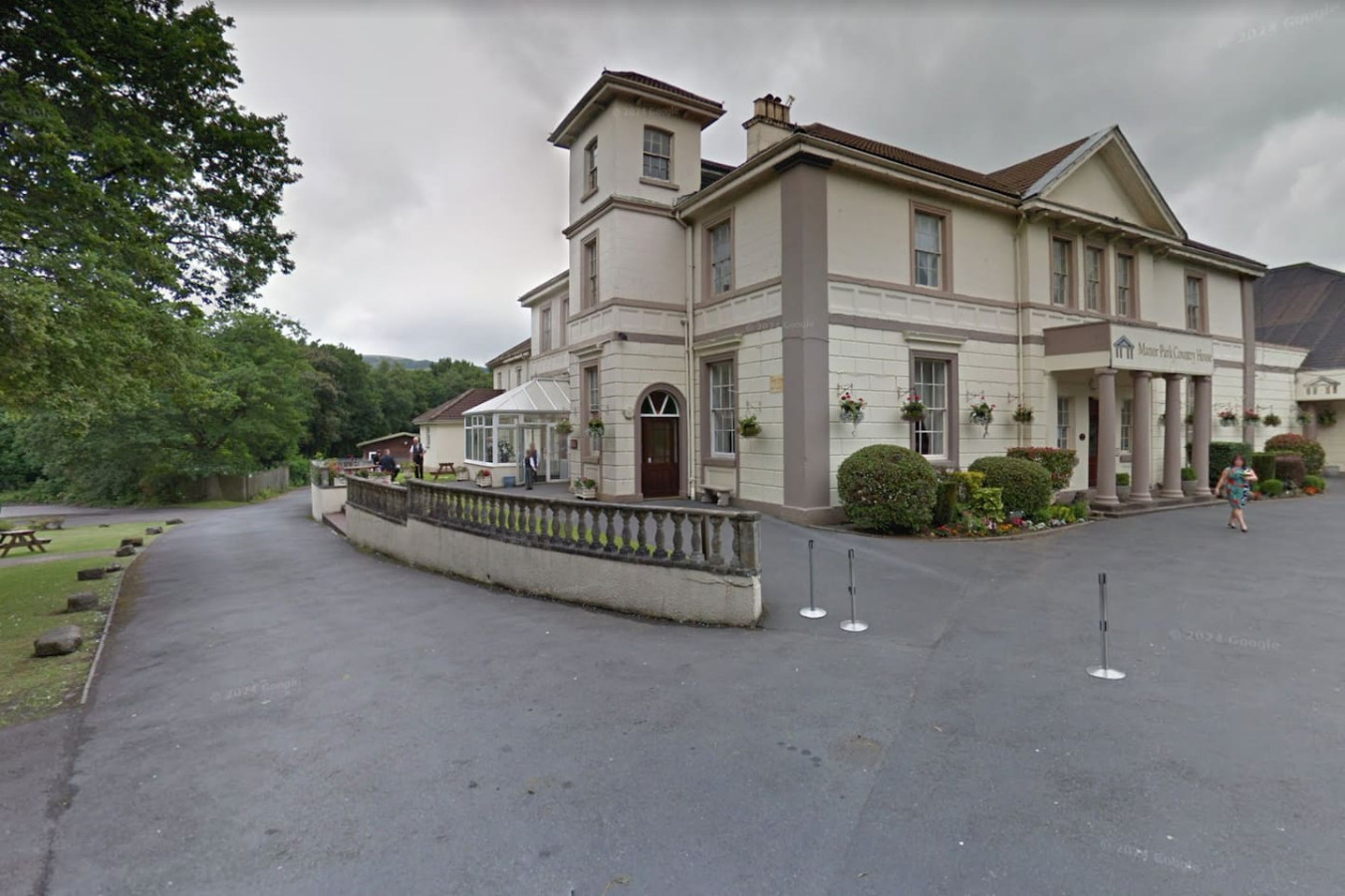 Room 4 Manor Park Country House in Swansea Sleeps 2 in Ynyspenllwch Rd, Clydach, Swansea SA6 5NR, UK - Property image 3 - VivreStays