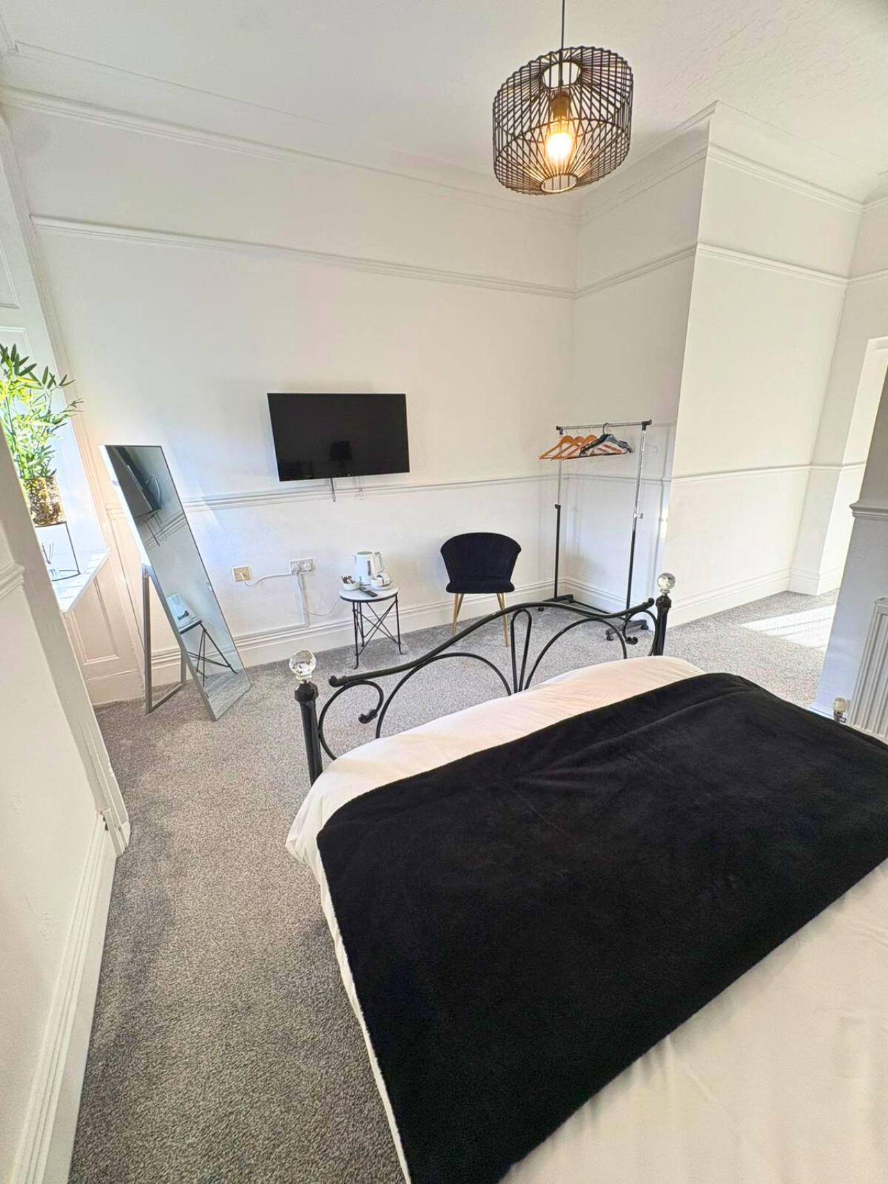 10BR - Manor Park Country House, Wales Perfect for Families in Ynyspenllwch Rd, Clydach, Swansea SA6 5NR, United Kingdom - Property image 28 - VivreStays