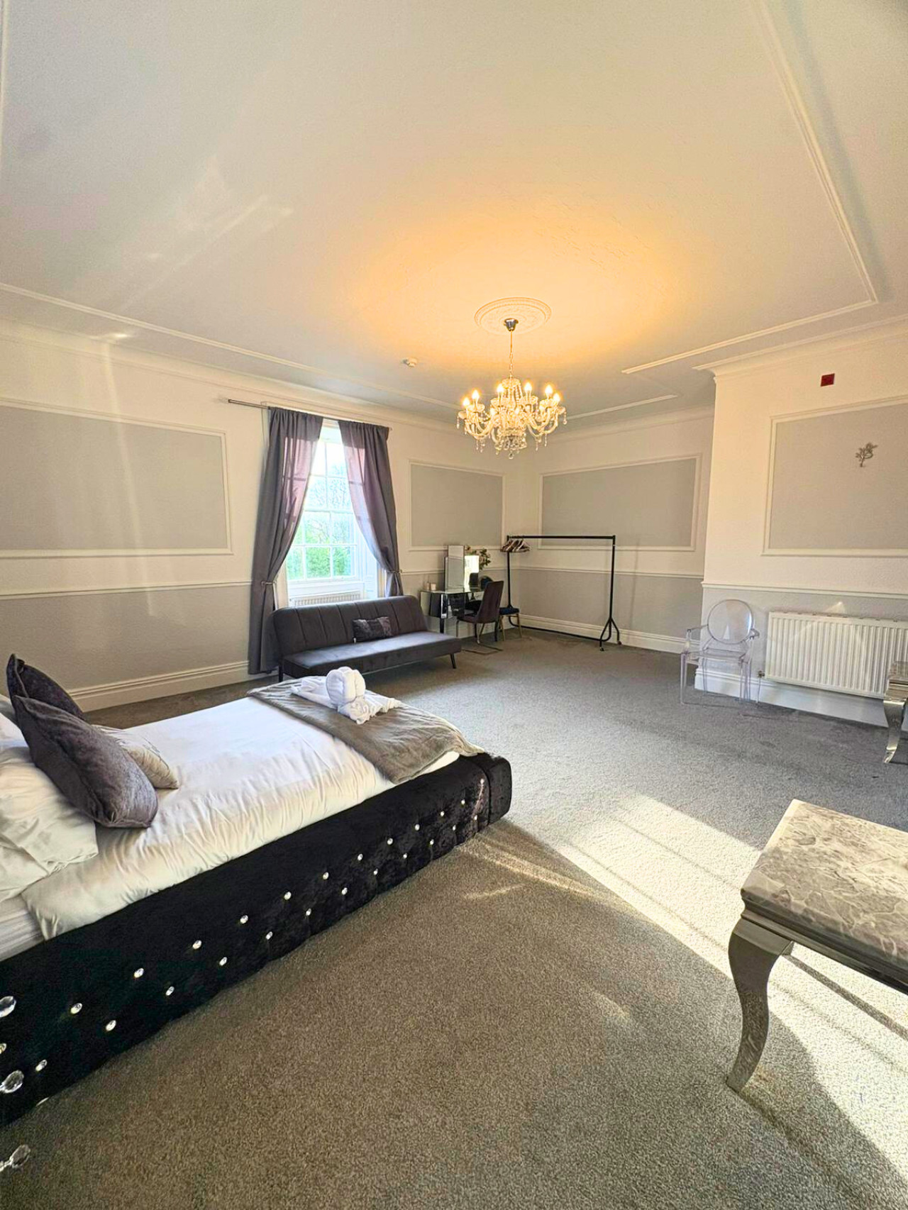 10BR - Manor Park Country House, Wales Perfect for Families in Ynyspenllwch Rd, Clydach, Swansea SA6 5NR, United Kingdom - Property image 8 - VivreStays