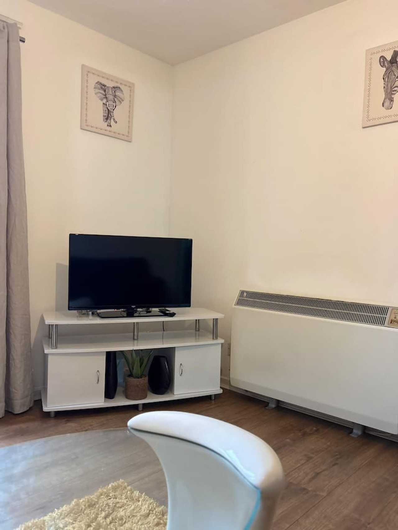 Cozy Northolt Hideaway 1BR FREE Wifi StreetParking in 117 Rabournmead Drive - Property image 6 - VivreStays
