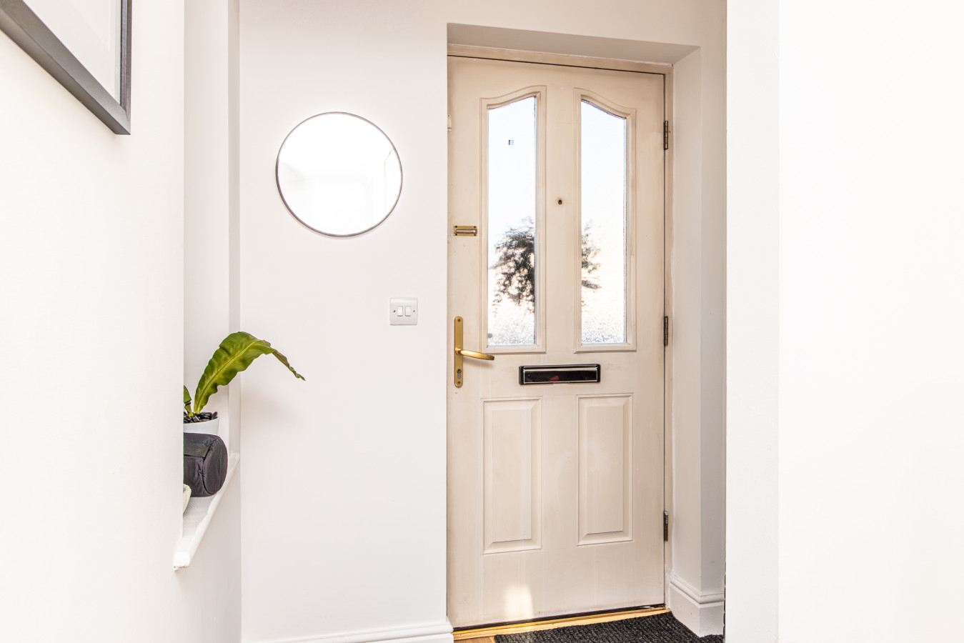 3BR Thames Retreat | Heathrow 10min | Train 5min in 1, Railway Cottages, Rusham Rd, Egham TW20 9LS, UK - Property image 25 - VivreStays