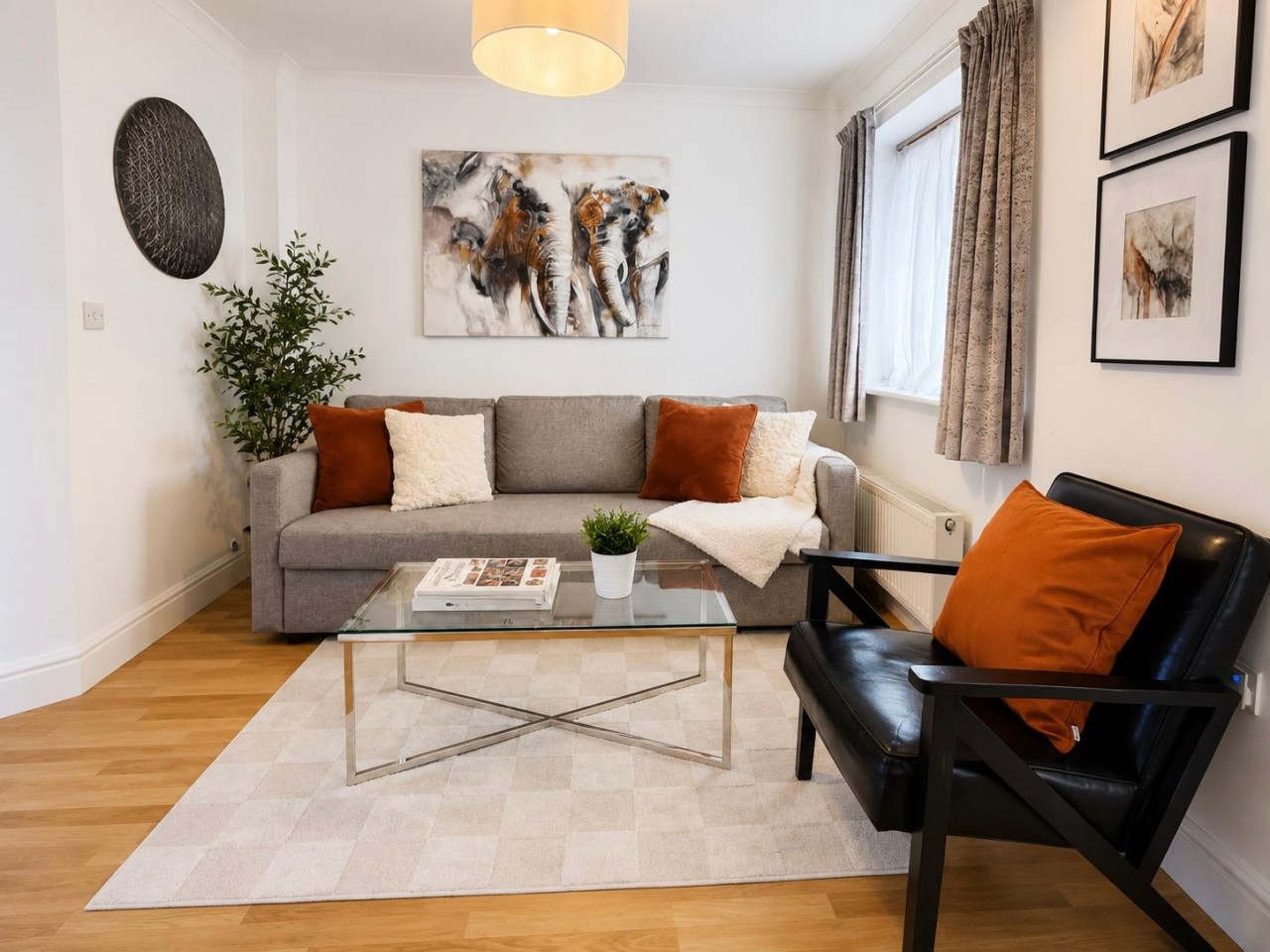 3BR Thames Retreat | Heathrow 10min | Train 5min in 1, Railway Cottages, Rusham Rd, Egham TW20 9LS, UK - Property image 2 - VivreStays