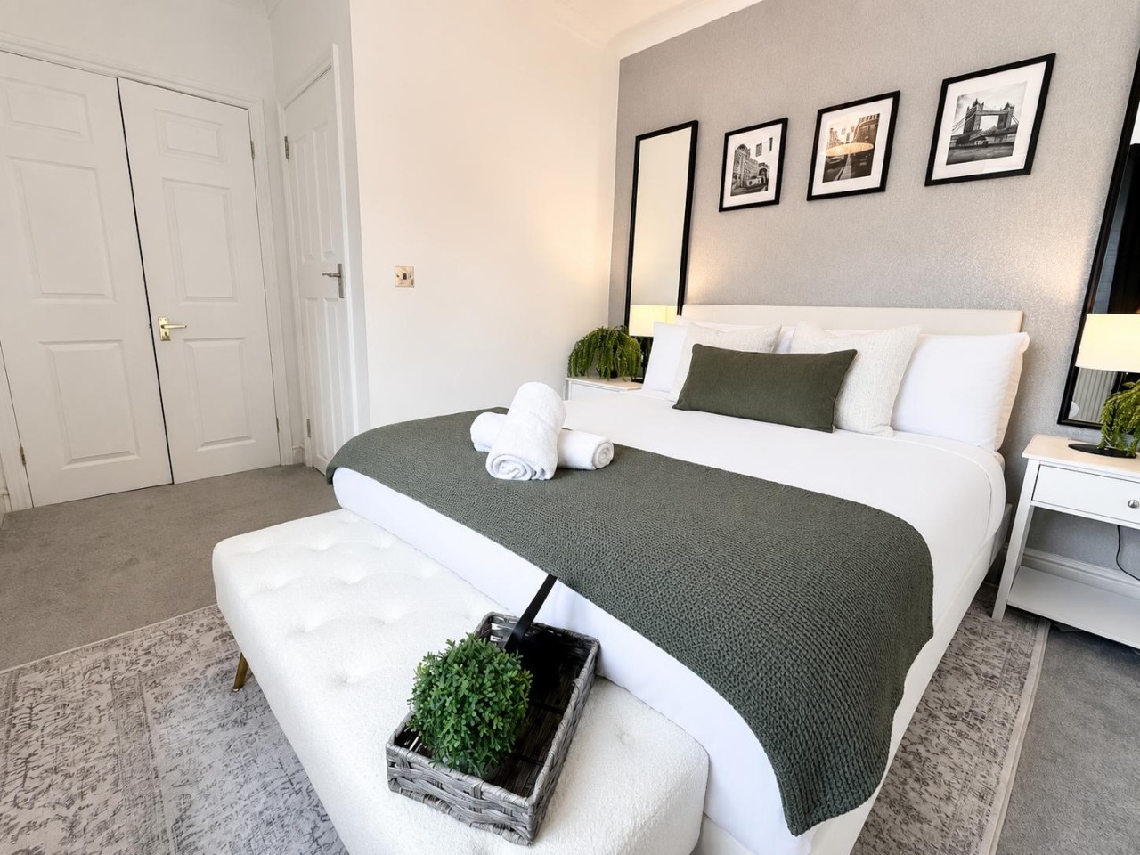 3BR Thames Retreat | Heathrow 10min | Train 5min in 1, Railway Cottages, Rusham Rd, Egham TW20 9LS, UK - Property image 10 - VivreStays