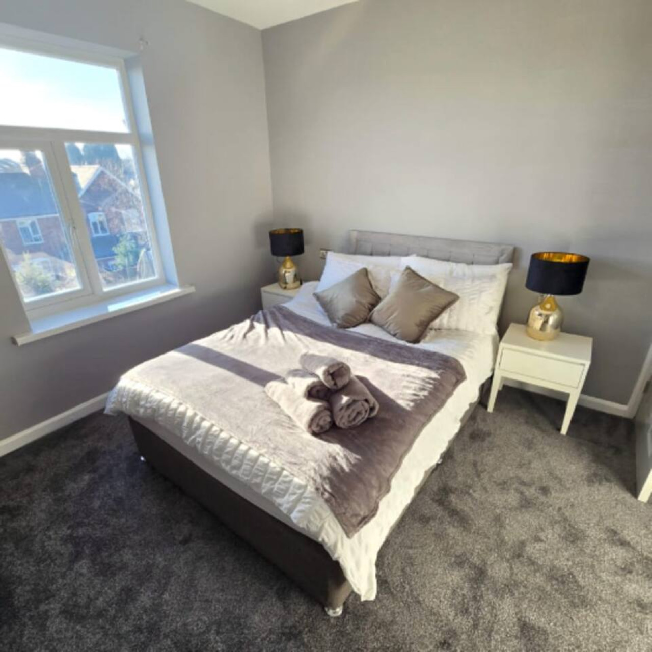 West Midlands Home - 3BR w/FREE Parking and WIFI in 85 Griffin St, Dudley DY2 0LW UK - Property image 14 - VivreStays