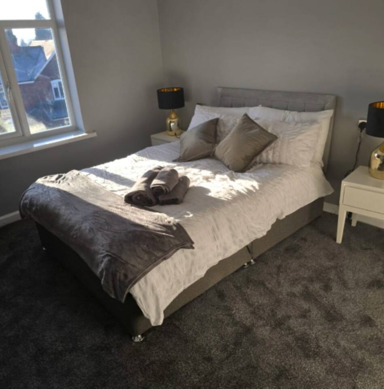 West Midlands Home - 3BR w/FREE Parking and WIFI in 85 Griffin St, Dudley DY2 0LW UK - Property image 7 - VivreStays