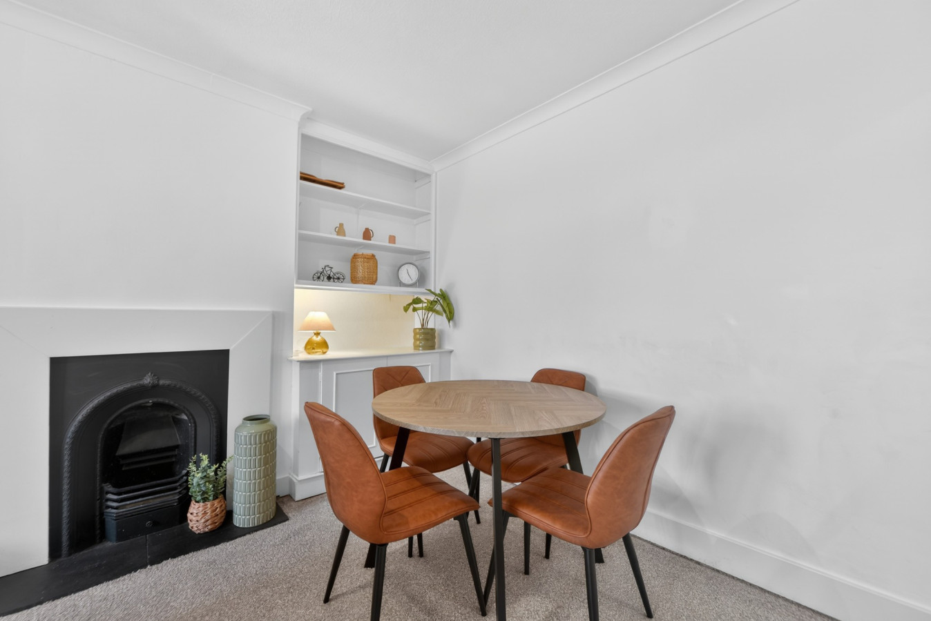 Madeira 2BR Garden Retreat in Bromley with Street Parking in 12 Madeira Ave, Bromley BR1 4AZ, UK - Property image 15 - VivreStays