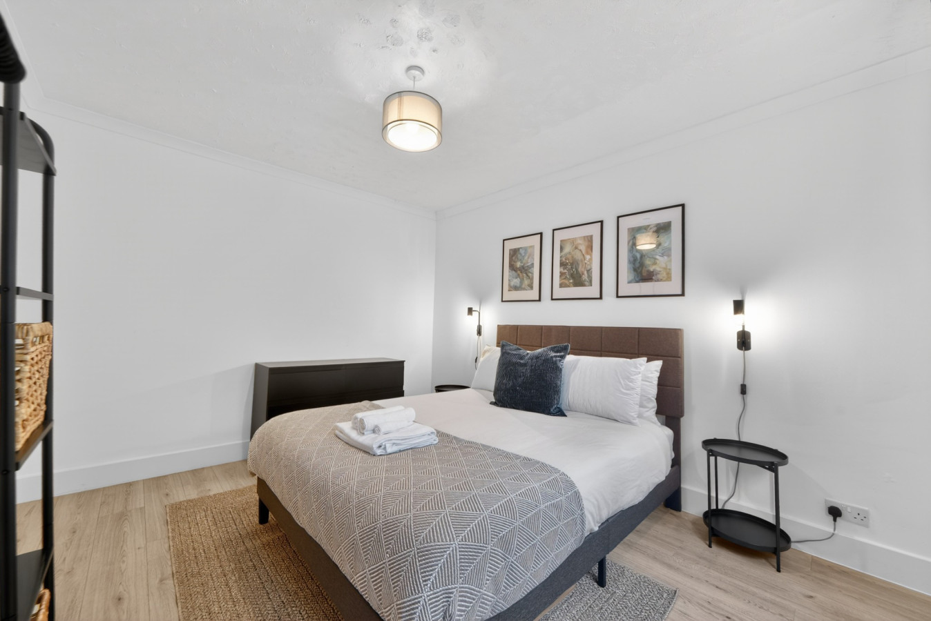 Madeira 2BR Garden Retreat in Bromley with Street Parking in 12 Madeira Ave, Bromley BR1 4AZ, UK - Property image 9 - VivreStays
