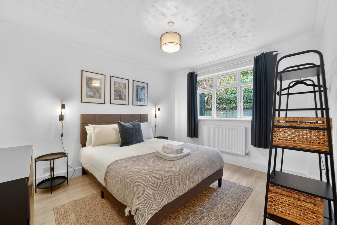 Madeira 2BR Garden Retreat in Bromley with Street Parking in 12 Madeira Ave, Bromley BR1 4AZ, UK - Property image 3 - VivreStays