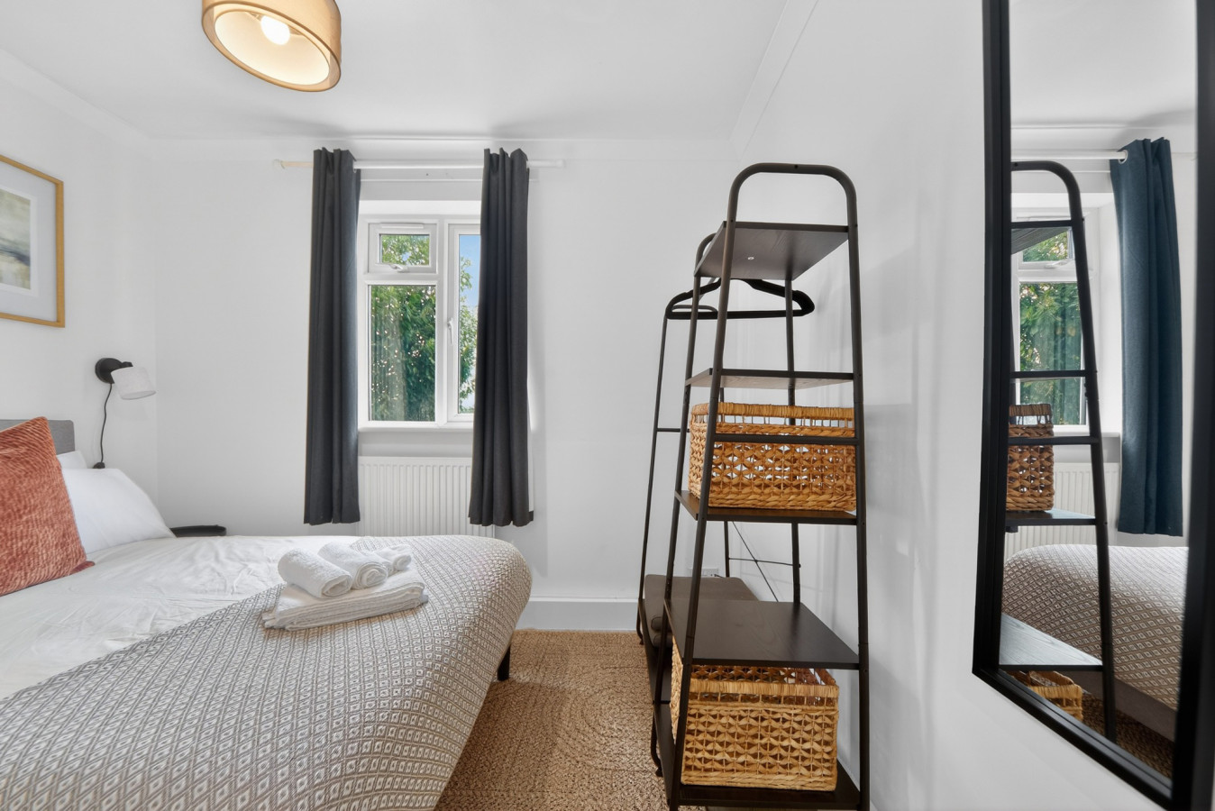 Madeira 2BR Garden Retreat in Bromley with Street Parking in 12 Madeira Ave, Bromley BR1 4AZ, UK - Property image 13 - VivreStays