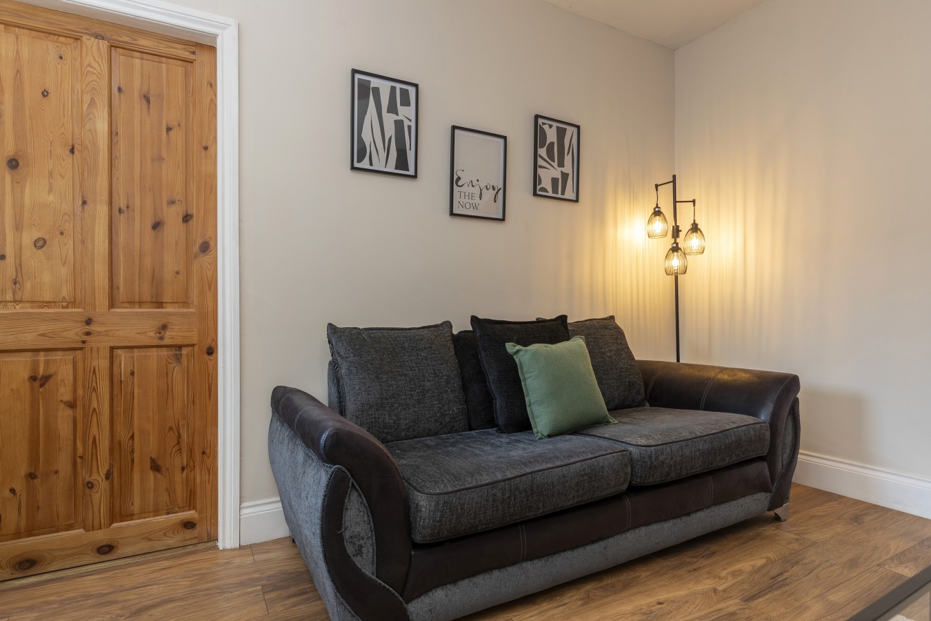 Gateshead 2BR Home - Near Town & Metro Access in 258 Rectory Rd, Gateshead NE8 4RP, UK - Property image 7 - VivreStays
