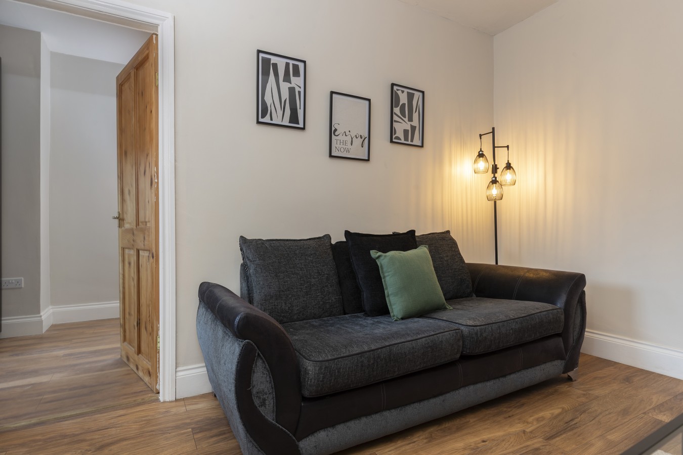 Gateshead 2BR Home - Near Town & Metro Access in 258 Rectory Rd, Gateshead NE8 4RP, UK - Property image 10 - VivreStays