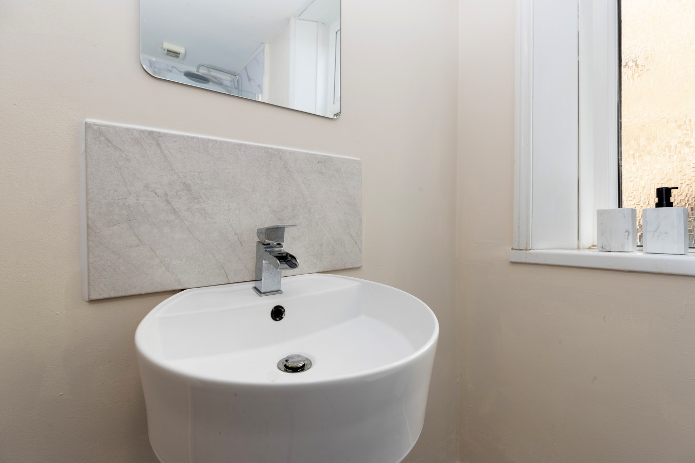 Gateshead 2BR Home - Near Town & Metro Access in 258 Rectory Rd, Gateshead NE8 4RP, UK - Property image 32 - VivreStays
