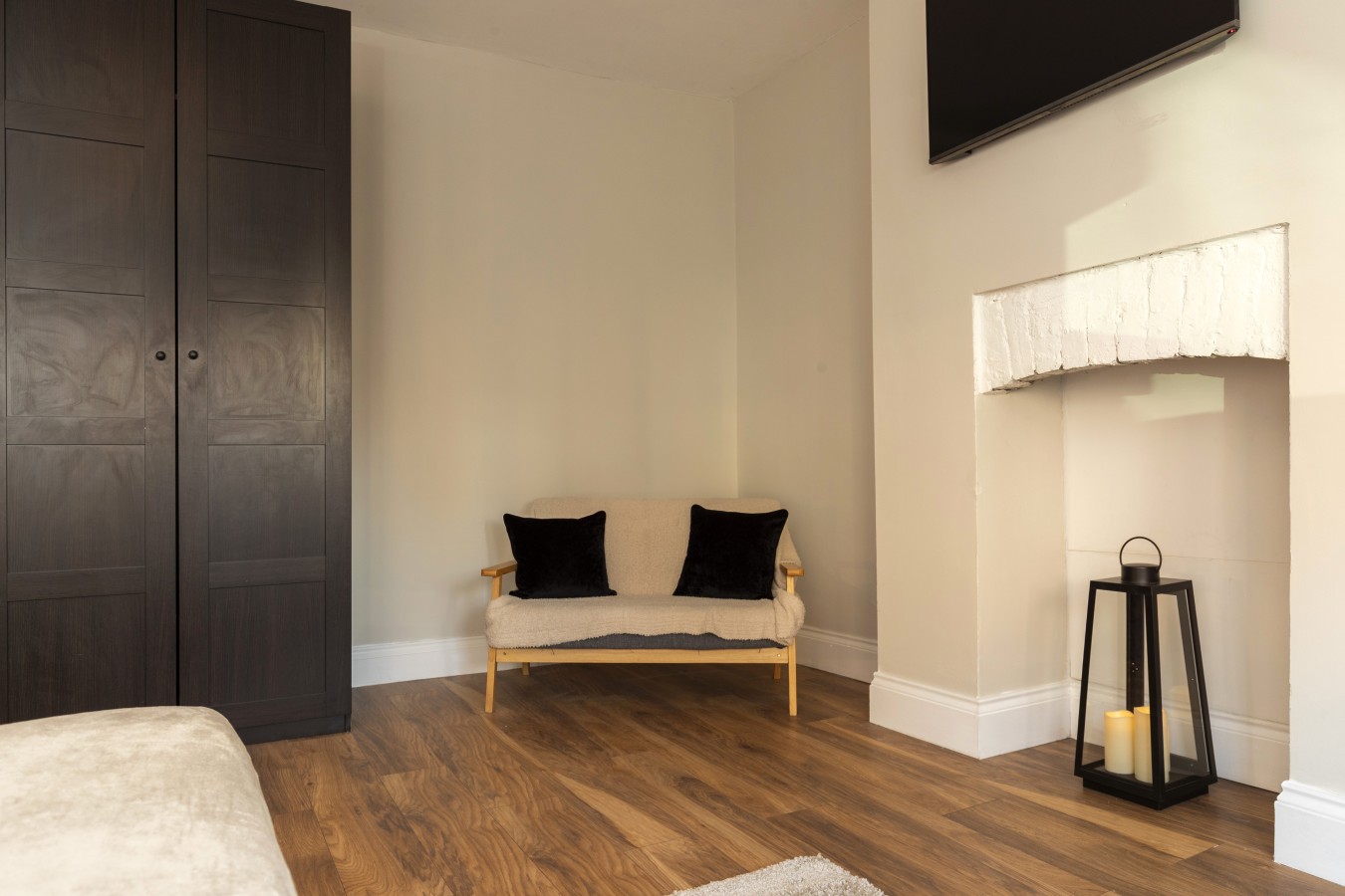 Gateshead 2BR Home - Near Town & Metro Access in 258 Rectory Rd, Gateshead NE8 4RP, UK - Property image 9 - VivreStays