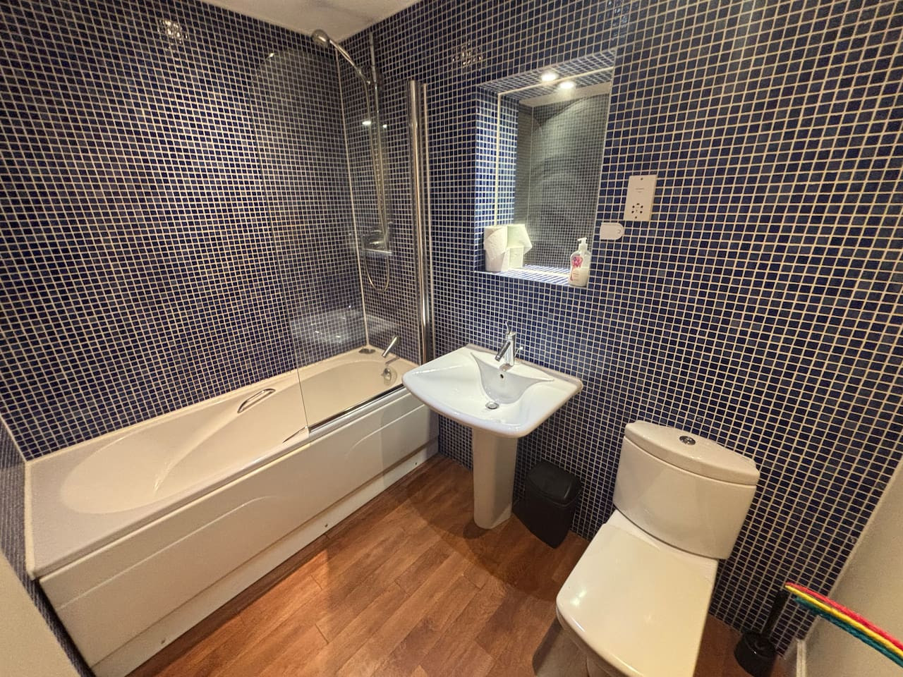 Luxury Penthouse Apartment With Private Parking in 100 Browning Street 92 - Property image 11 - VivreStays
