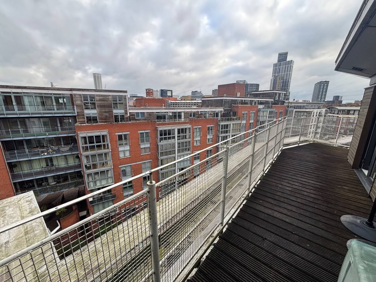 Luxury Penthouse Apartment With Private Parking in 100 Browning Street 92 - Property image 8 - VivreStays