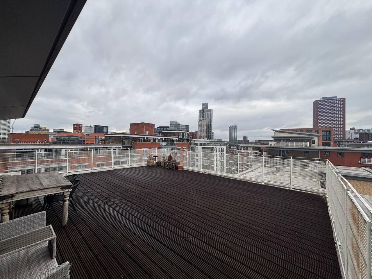 Luxury Penthouse Apartment With Private Parking in 100 Browning Street 92 - Property image 4 - VivreStays
