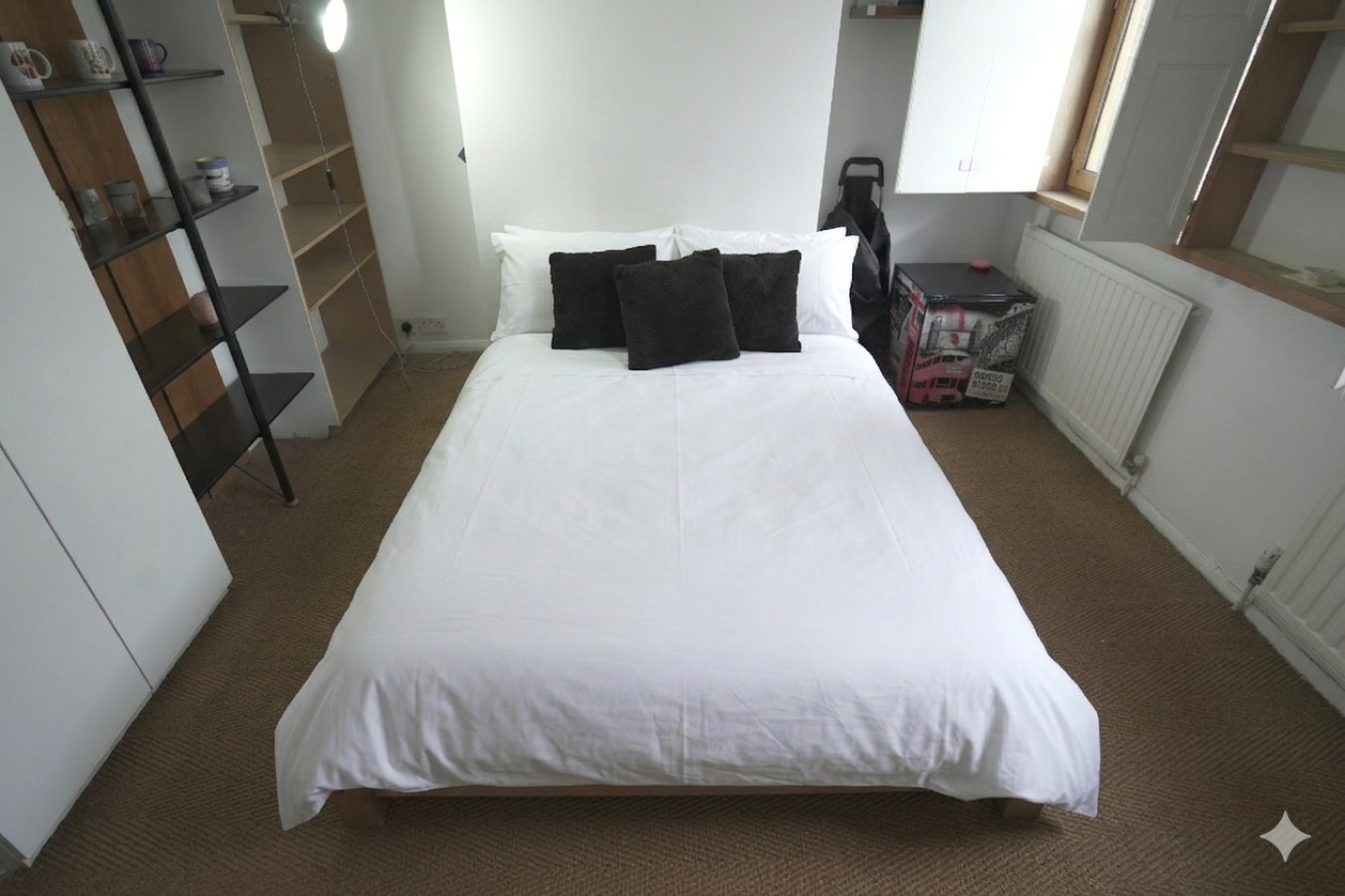Stylish East London Retreat with Private Terrace + Fast WiFi in Artist Court, 35 Regan Way 4 - Property image 12 - VivreStays