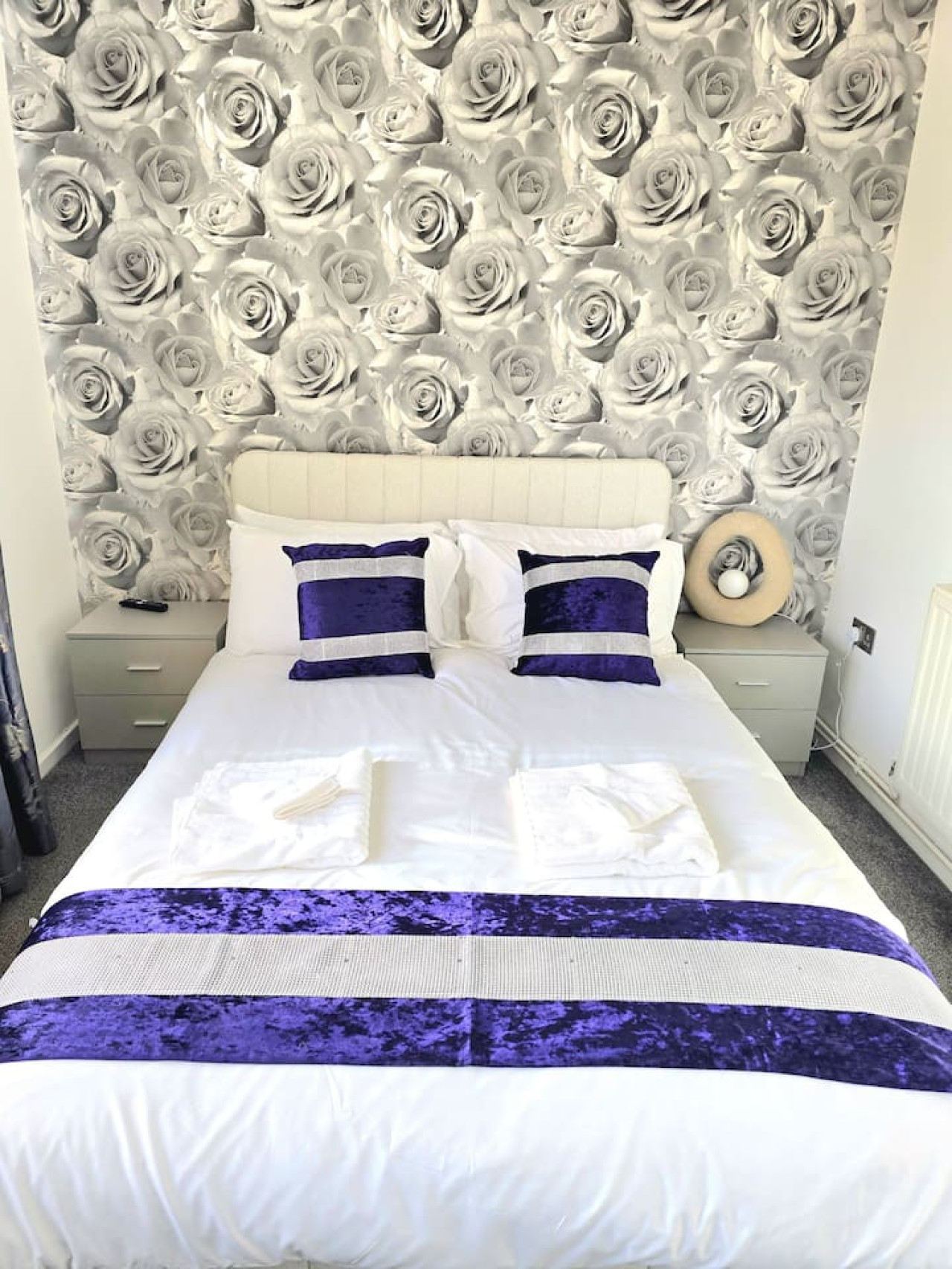 Hornchurch Cozy 2-Bed Flat with Street Parking in 5 Victor Approach, Hornchurch, RM12 4XE - Property image 53 - VivreStays