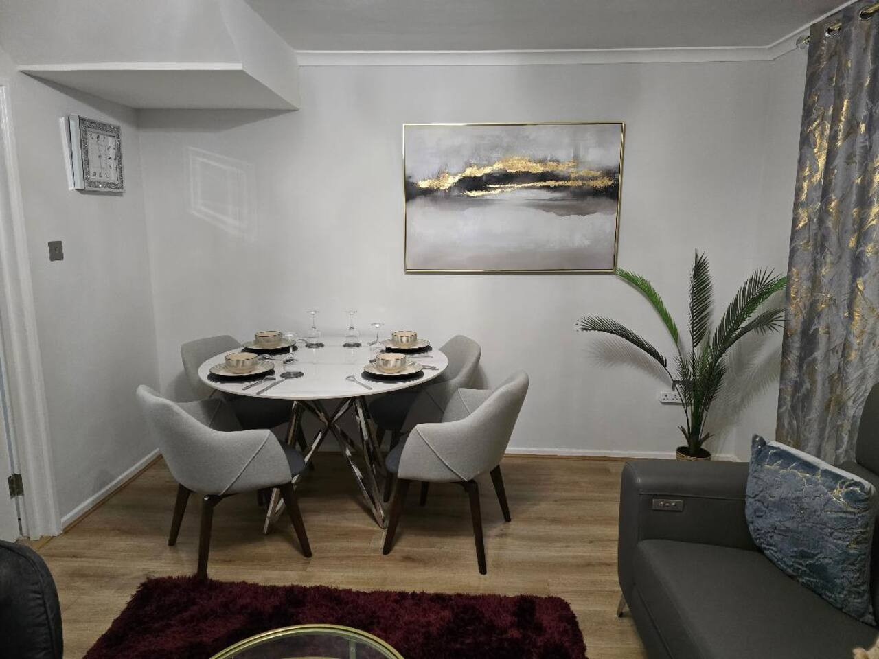 Hornchurch Cozy 2-Bed Flat with Street Parking in 5 Victor Approach, Hornchurch, RM12 4XE - Property image 3 - VivreStays