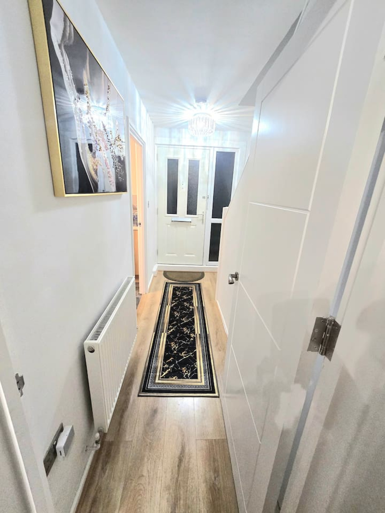 Hornchurch Cozy 2-Bed Flat with Street Parking in 5 Victor Approach, Hornchurch, RM12 4XE - Property image 29 - VivreStays