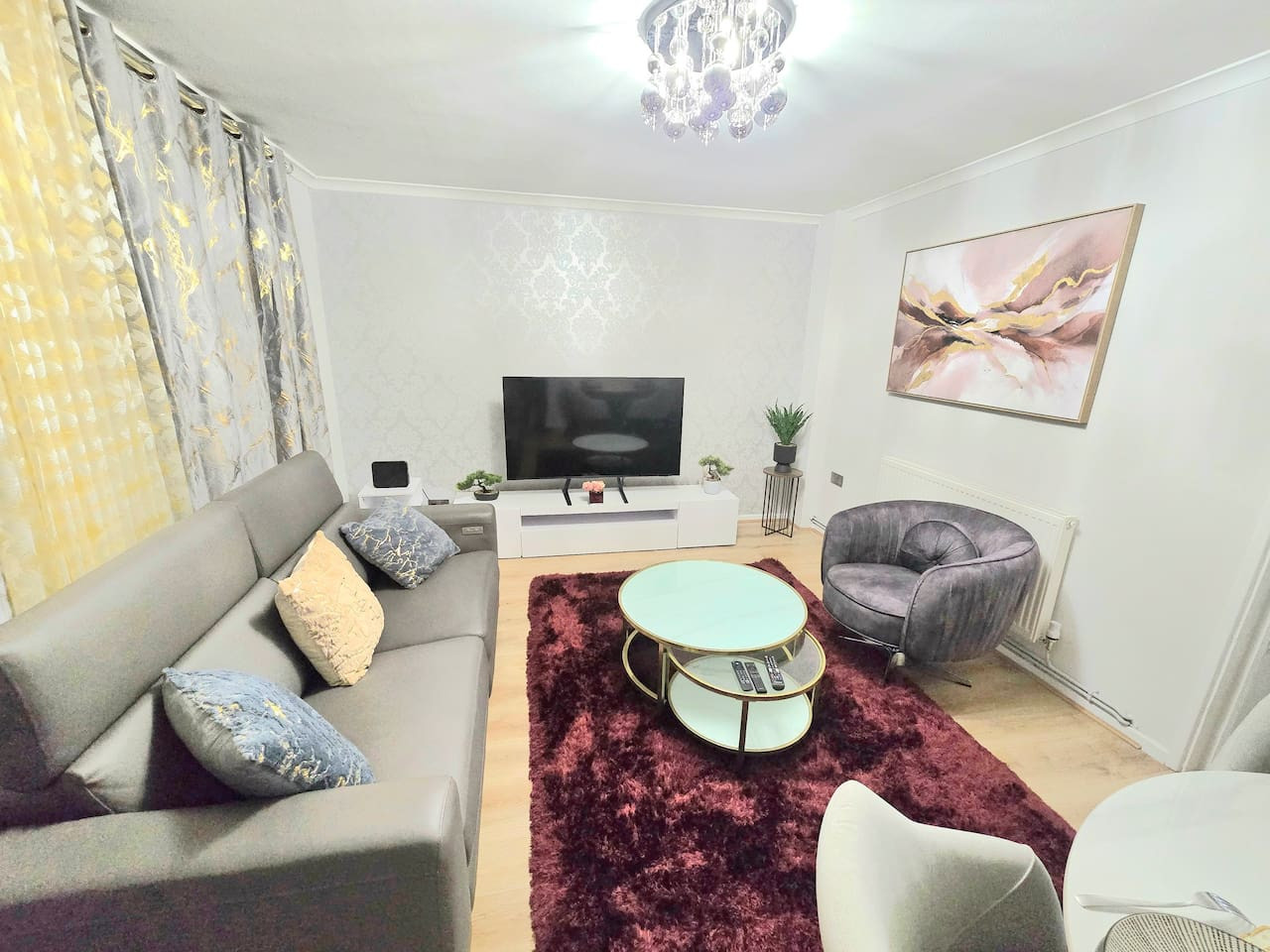 Hornchurch Cozy 2-Bed Flat with Street Parking in 5 Victor Approach, Hornchurch, RM12 4XE - Property image 21 - VivreStays