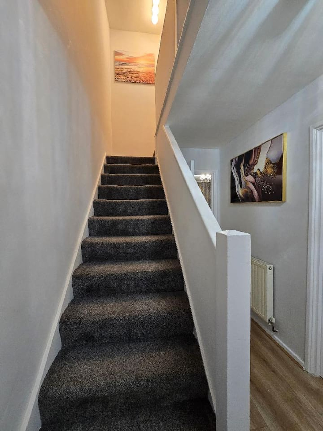 Hornchurch Cozy 2-Bed Flat with Street Parking in 5 Victor Approach, Hornchurch, RM12 4XE - Property image 17 - VivreStays