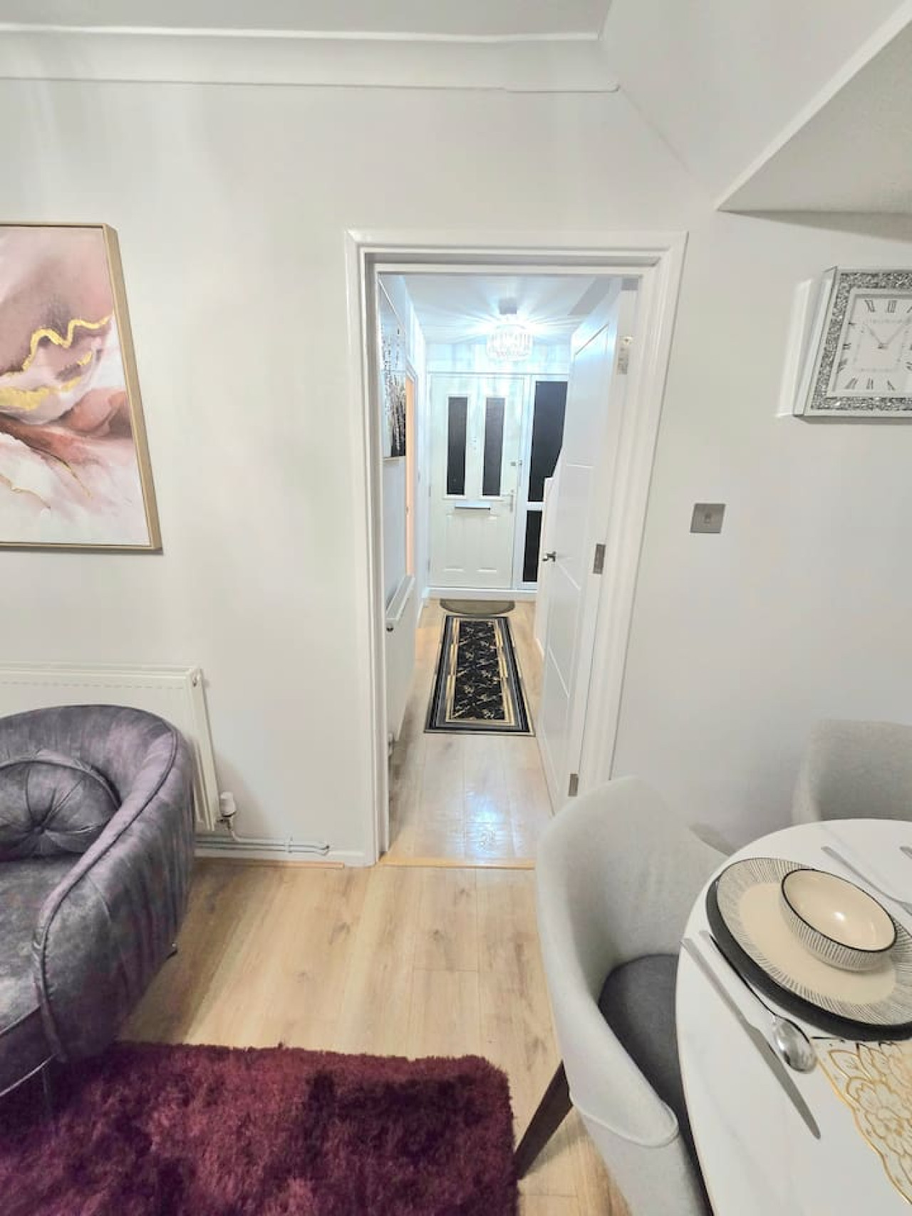 Hornchurch Cozy 2-Bed Flat with Street Parking in 5 Victor Approach, Hornchurch, RM12 4XE - Property image 25 - VivreStays