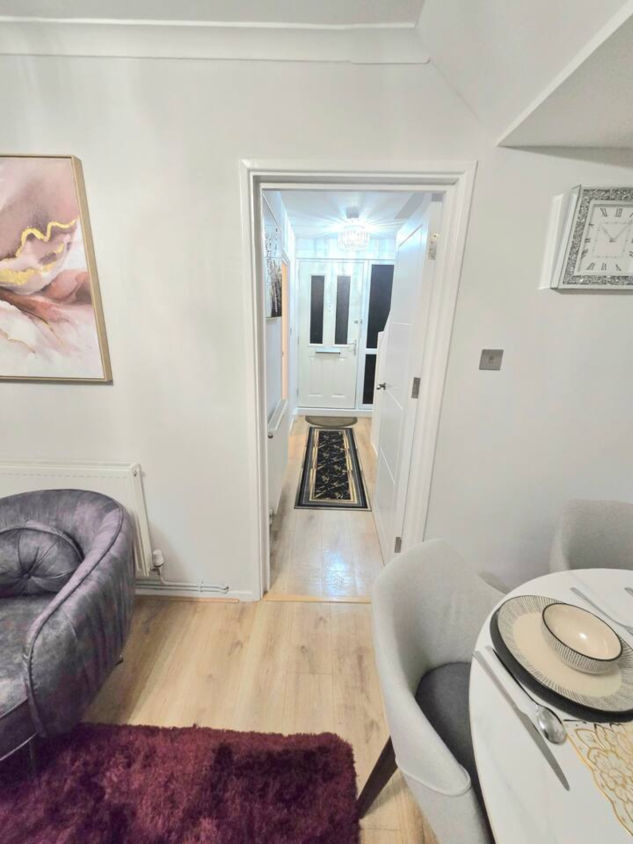 Hornchurch Cozy 2-Bed Flat with Street Parking in 5 Victor Approach, Hornchurch, RM12 4XE - Property image 46 - VivreStays