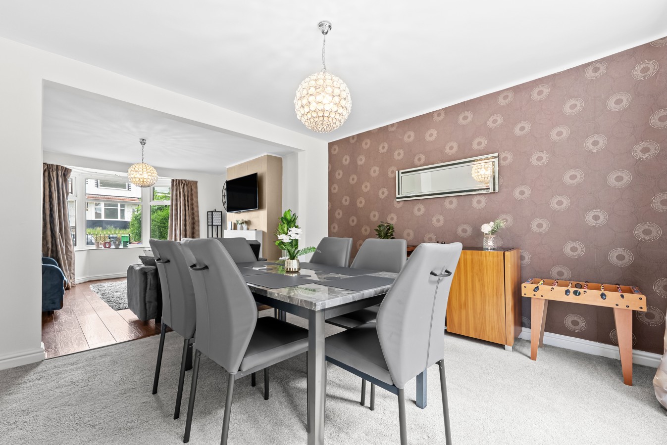 Modern & Spacious 4-Bedroom Residence in Crumpsall in 27 Rothesay Rd, Manchester M8 4JA, UK - Property image 7 - VivreStays