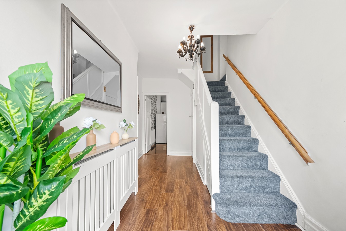 Modern & Spacious 4-Bedroom Residence in Crumpsall in 27 Rothesay Rd, Manchester M8 4JA, UK - Property image 18 - VivreStays