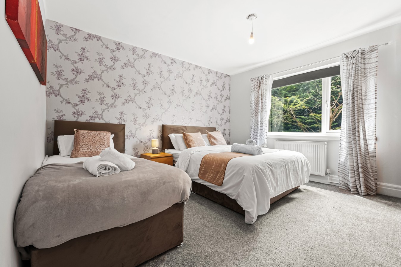 Modern & Spacious 4-Bedroom Residence in Crumpsall in 27 Rothesay Rd, Manchester M8 4JA, UK - Property image 4 - VivreStays