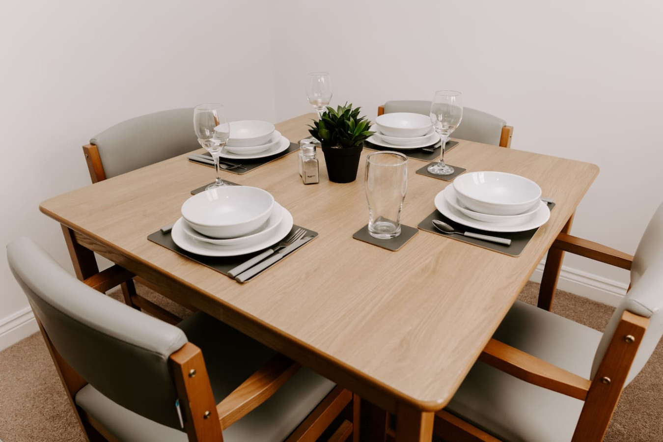 Hardwick Haven – Modern 3BR Townhouse Retreat with Free Parking in 172 High Newham Rd, Stockton-on-Tees TS19 8NT, UK - Property image 34 - VivreStays
